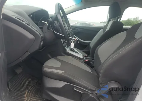 2012 Ford Focus Se z USA, uszkodzony, nr VIN 1FAHP3K20CL124244